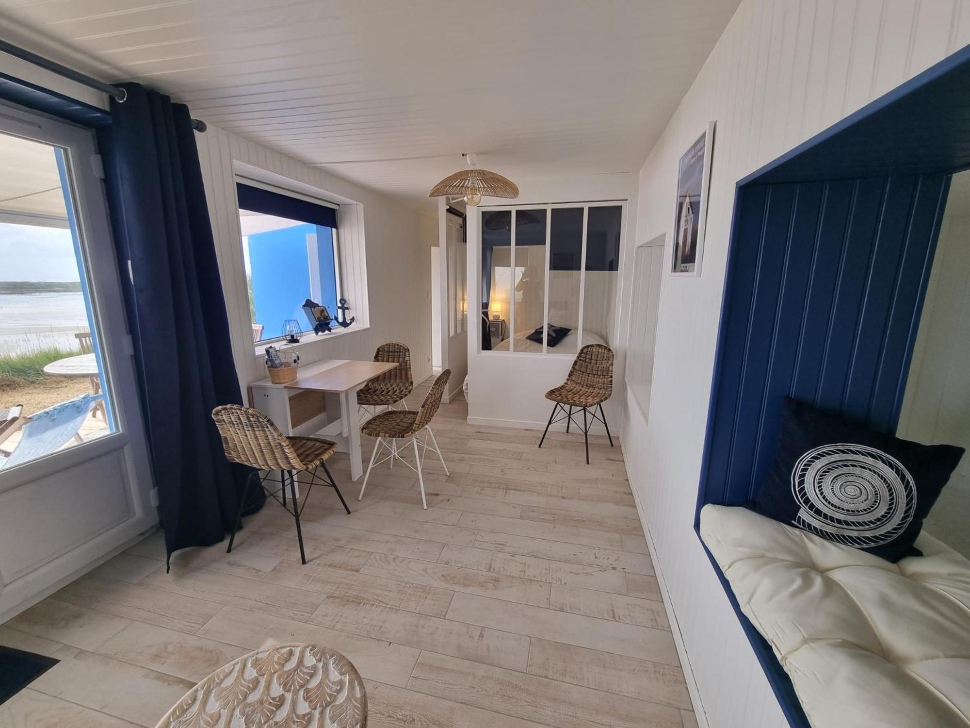 Petite Maison Avec Jardin Face *